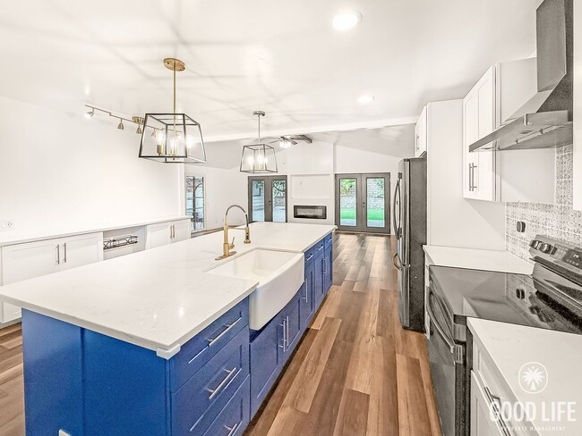 2758 Dusk Dr in San Diego, CA - Foto de edificio - Building Photo