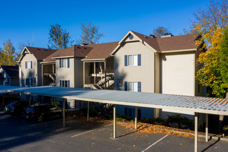 Miramonte Lodge in Milwaukie, OR - Foto de edificio - Building Photo
