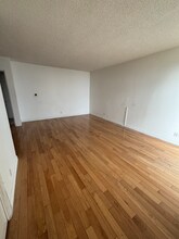 2042 Beachwood Dr in Los Angeles, CA - Building Photo - Building Photo