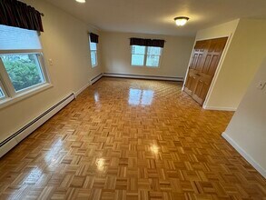 8 Risley Rd in Marblehead, MA - Building Photo - Building Photo