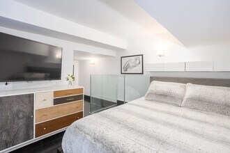 254 Park Ave S, Unit 3O in New York, NY - Building Photo - Building Photo