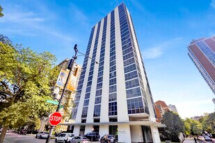 1555 N Dearborn Pkwy in Chicago, IL - Building Photo