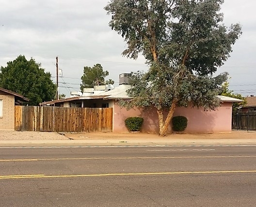 2228 E Broadway Rd in Mesa, AZ - Building Photo