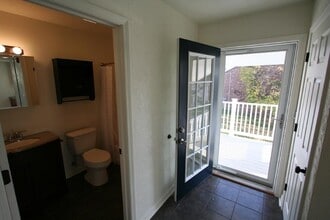 331 Concord Ave, Unit B in Greensburg, PA - Building Photo - Building Photo