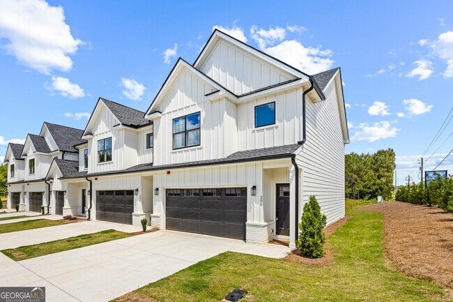 205 Terrell Starr Pkwy in Stockbridge, GA - Building Photo - Building Photo