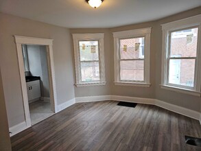 1560 Dixmont Ave in Cincinnati, OH - Building Photo - Building Photo