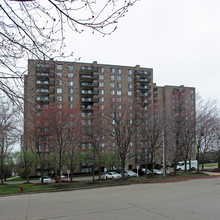 North Park Place Apartments in Southfield, MI - Building Photo - Building Photo