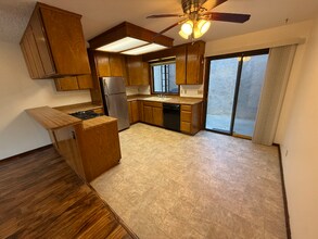 804 Torrance St in San Diego, CA - Foto de edificio - Building Photo