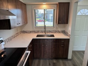 2150 2nd St in Springfield, OR - Building Photo - Building Photo