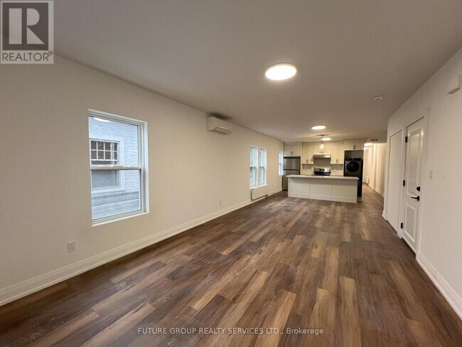 4876 Simcoe St in Niagara Falls, ON - Building Photo - Building Photo