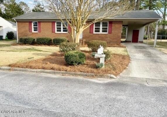 211 Nichols Dr in Greenville, NC - Building Photo