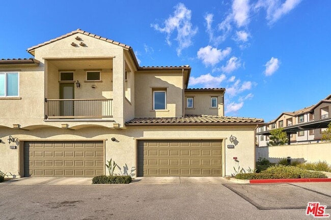 20285 Avenida Paloma in Los Angeles, CA - Building Photo - Building Photo