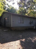 924 N Frisco Ave in Fayetteville, AR - Building Photo