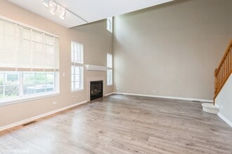 2115 Pembridge Dr in Lake In The Hills, IL - Building Photo - Building Photo