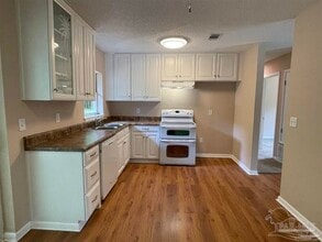 6975 Woodley Dr in Pensacola, FL - Building Photo - Building Photo