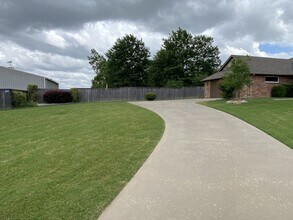 10713 Masters Cir in Jenks, OK - Building Photo - Building Photo