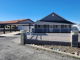 318 Fife St in Henderson, NV - Building Photo