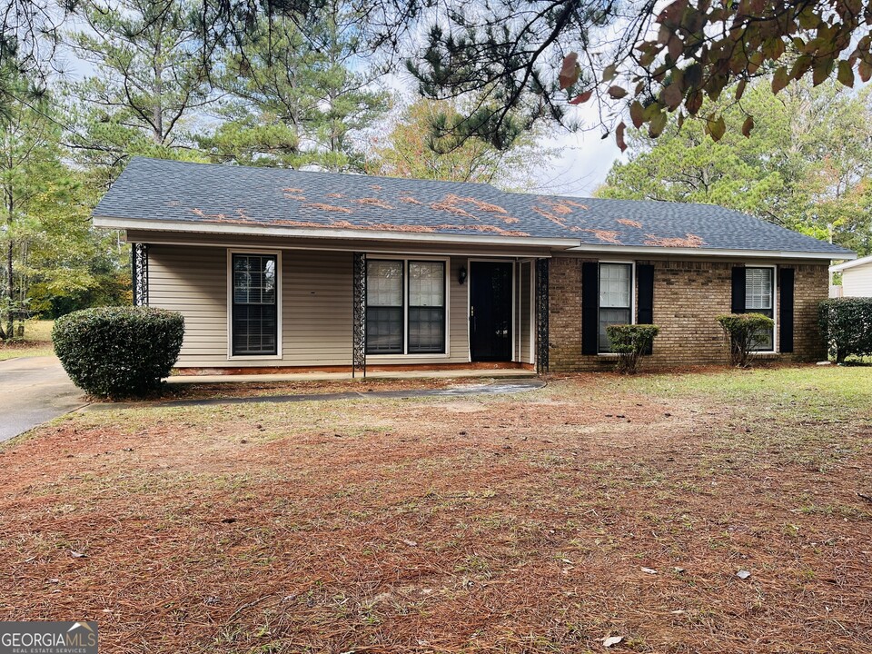 109 N Barnard Ave in Lagrange, GA - Foto de edificio