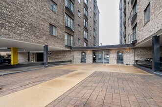 2300 N Harlem Ave in Elmwood Park, IL - Foto de edificio - Building Photo