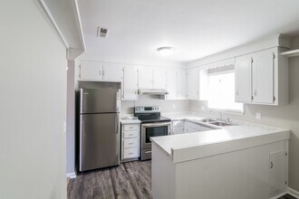 3425 Smoketree Ct in North Charleston, SC - Building Photo - Building Photo