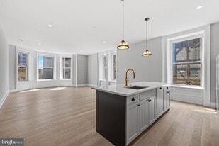 200 S Broad St in Philadelphia, PA - Building Photo