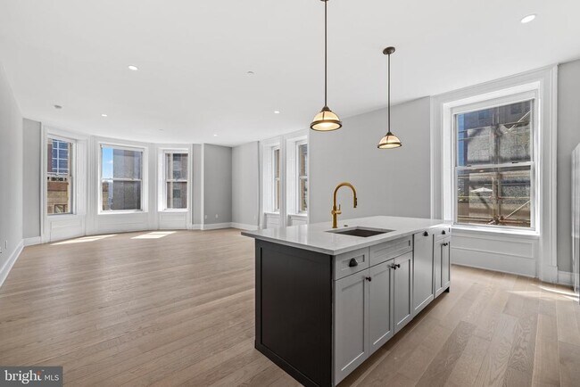 200 S Broad St in Philadelphia, PA - Building Photo - Building Photo