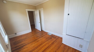 4932 Davenport St, Unit 3 in Omaha, NE - Building Photo - Building Photo