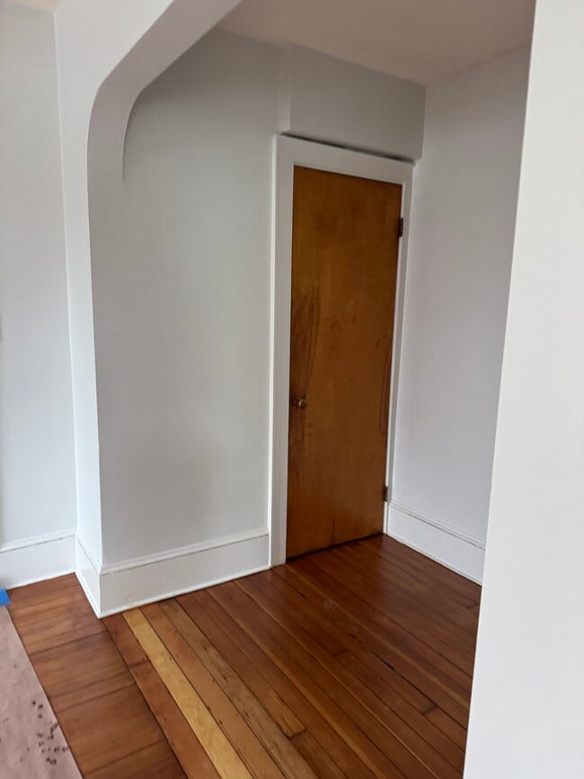 25 Chestnut St, Unit 1L in Malden, MA - Foto de edificio - Building Photo