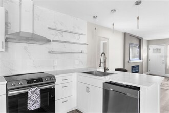 5318 9th Ave N in St. Petersburg, FL - Building Photo - Building Photo