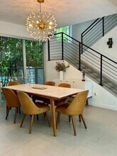 6340 SW 80th St in Miami, FL - Building Photo - Building Photo