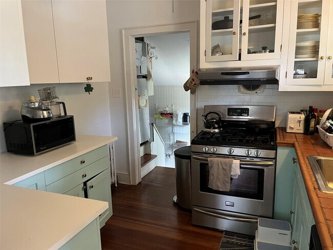 25 Willow Ave in Huntington, NY - Building Photo - Building Photo