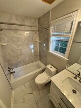 104 Hamlin Dr in Fredericksburg, VA - Foto de edificio - Building Photo