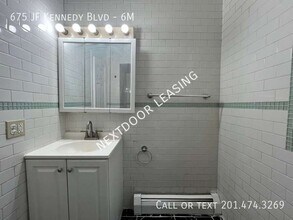 675 John F. Kennedy Blvd in Bayonne, NJ - Building Photo - Building Photo