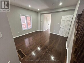80 Gulfbrook Cir in Brampton, ON - Building Photo - Building Photo