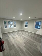 30 New St, Unit 2nd Floor in Montclair, NJ - Building Photo - Building Photo