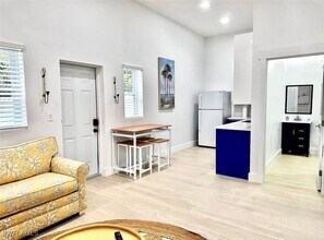 2881 Santa Barbara Blvd in Naples, FL - Building Photo - Building Photo