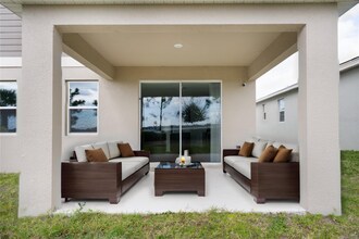 7137 Dilly Lk Ave in Groveland, FL - Building Photo - Building Photo