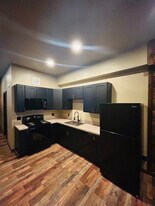 1 Caroline Ave, Unit Unit 1 in St. Clair, PA - Building Photo