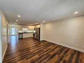 517 Hendrickson St, Unit A in Clinton, TN - Building Photo - Building Photo