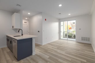 Oak Tree Apartments in Matawan, NJ - Foto de edificio - Interior Photo