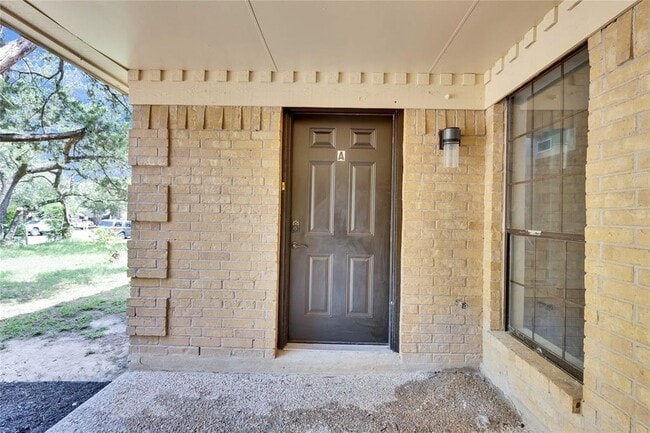8511 Fathom Cir in Austin, TX - Building Photo - Building Photo