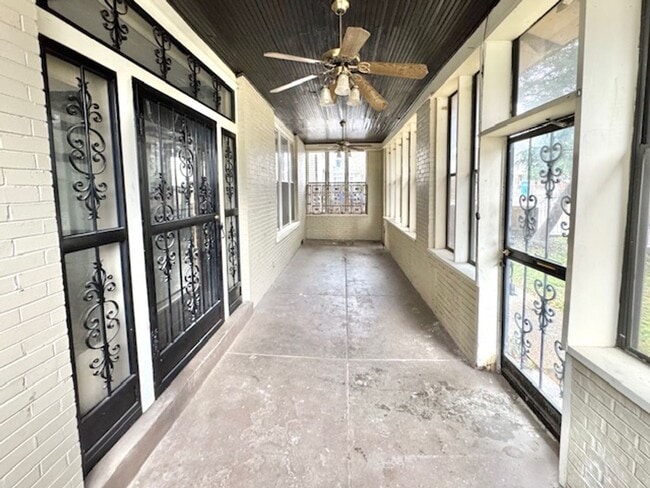 111 N Evergreen St in Memphis, TN - Foto de edificio - Building Photo