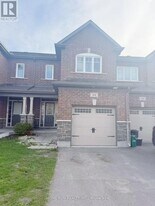 212 Losino Cres in Ottawa, ON - Building Photo