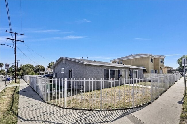 1401 E 118th St in Los Angeles, CA - Building Photo - Building Photo