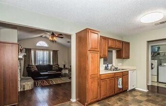 1828 Overland St in Fort Worth, TX - Building Photo - Building Photo