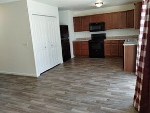 170 Pin Oak Ct in Hollister, MO - Building Photo - Building Photo