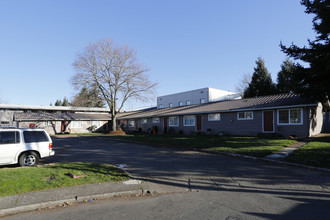 Brookside Manor in Salem, OR - Building Photo - Building Photo