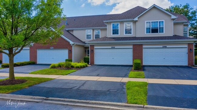 property at 1944 Golden Gate Ln