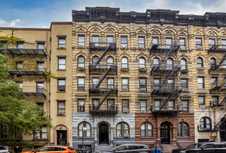 243 W 15th St in New York, NY - Foto de edificio - Primary Photo