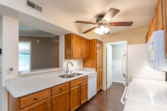 539 Cloverfield Ln, Unit 207 in Fort Wright, KY - Building Photo - Building Photo